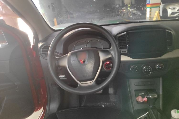 Used Roewe 350 2015 1.5L Automatic Luxury Sunroof Edition Steering Wheel