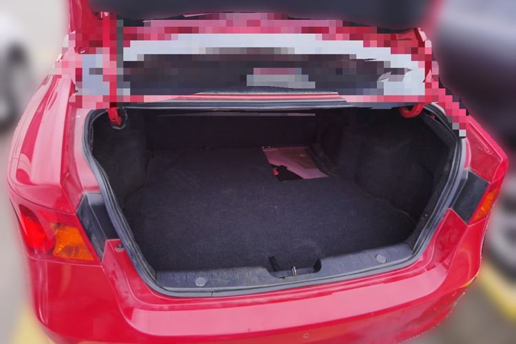 Used Roewe 350 2015 1.5L Automatic Luxury Sunroof Edition Trunk