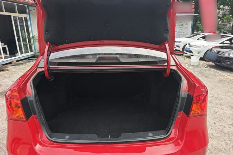 Used Roewe 350 2015 1.5L Automatic Luxury Sunroof Edition Trunk