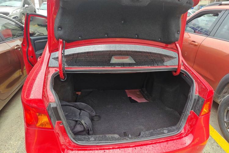 Used Roewe 350 2015 1.5L Automatic Luxury Sunroof Edition Trunk