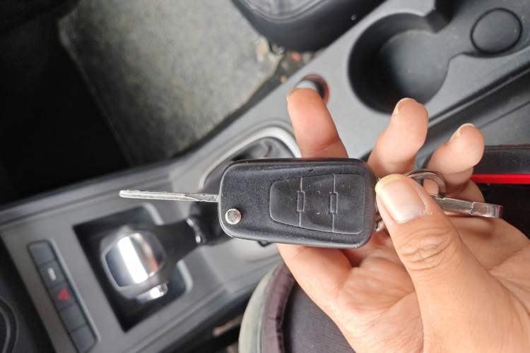 Used Roewe 350 2015 1.5L Automatic Luxury Sunroof Edition Vehicle Key