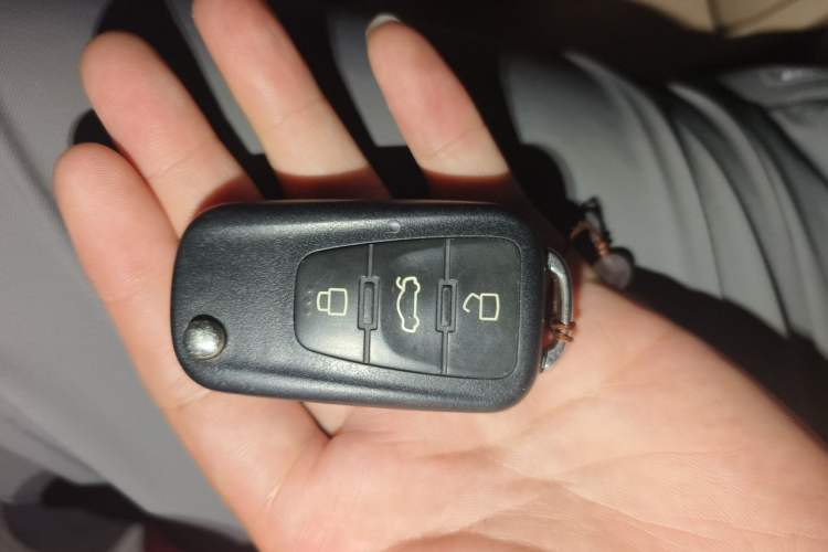 Used Roewe 350 2015 1.5L Automatic Luxury Sunroof Edition Vehicle Key