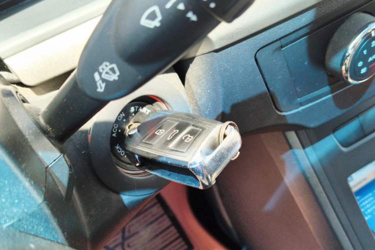 Used Roewe 350 2015 1.5L Automatic Luxury Sunroof Edition Vehicle Key
