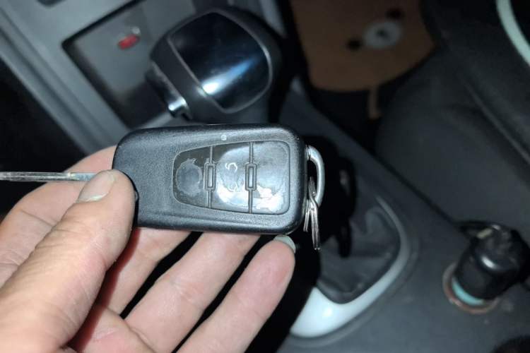 Used Roewe 350 2015 1.5L Automatic Luxury Sunroof Edition Vehicle Key