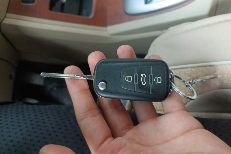 Used Roewe 350 2015 1.5L Automatic Luxury Edition Vehicle Key
