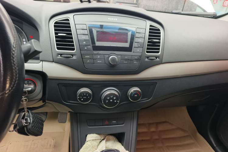 Used Roewe 350 2015 1.5L Automatic Luxury Sunroof Edition Audio And AC Panel