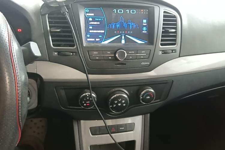 Used Roewe 350 2015 1.5L Manual Luxury Edition Audio And AC Panel