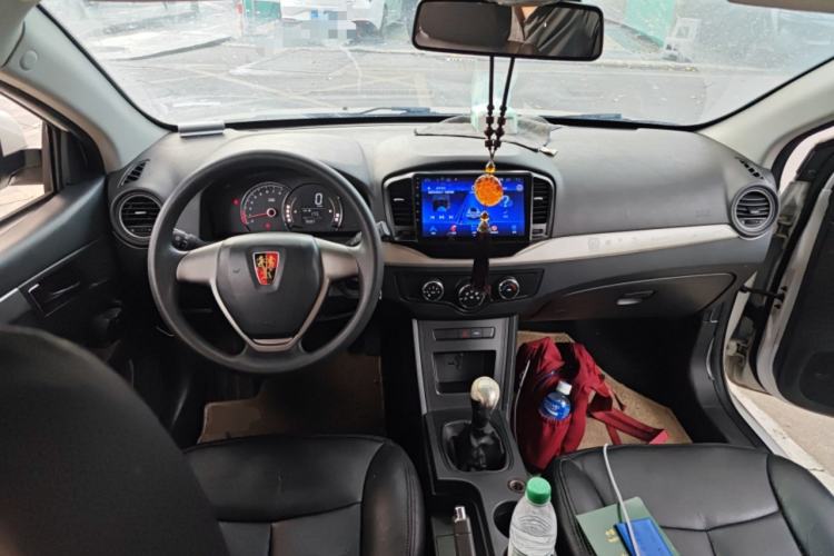 Used Roewe 350 2015 1.5L Manual Luxury Sunroof Edition Center Console