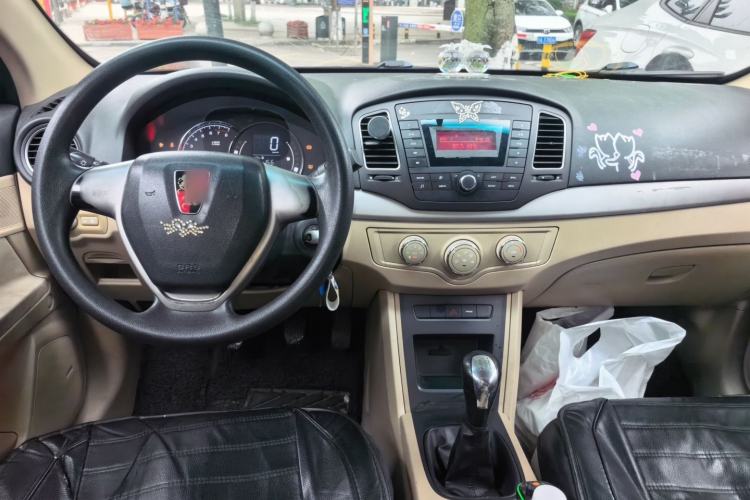 Used Roewe 350 2015 1.5L Manual Luxury Sunroof Edition Center Console