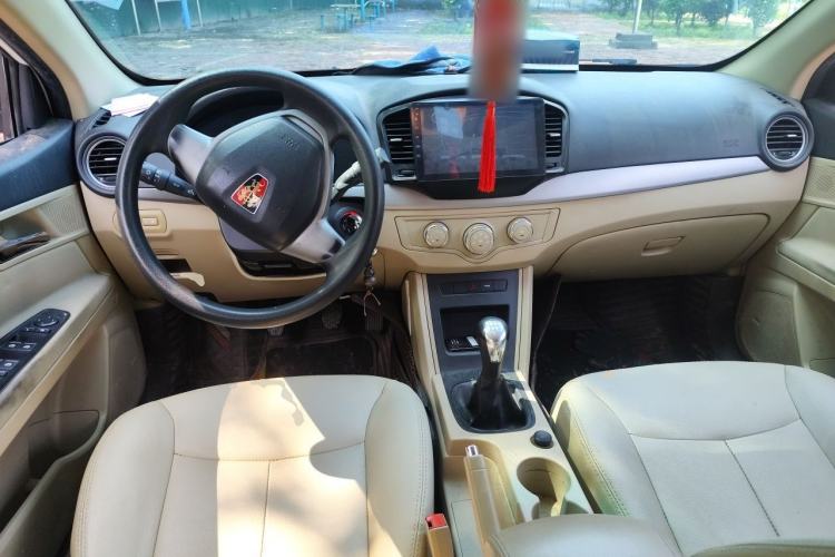 Used Roewe 350 2015 1.5L Manual Luxury Sunroof Edition Center Console