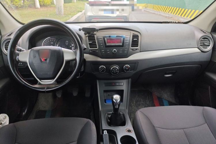 Used Roewe 350 2015 1.5L Manual Luxury Sunroof Edition Center Console