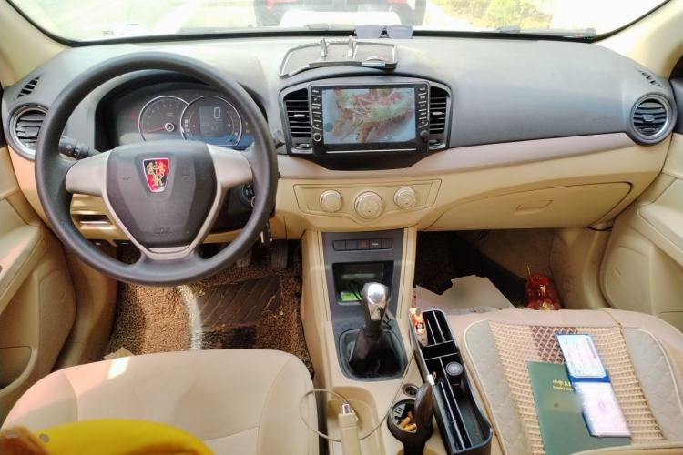 Used Roewe 350 2015 1.5L Manual Luxury Sunroof Edition Center Console