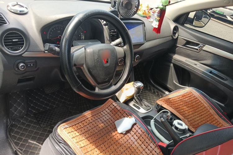Used Roewe 350 2015 1.5L Automatic Luxury Sunroof Edition Center Console