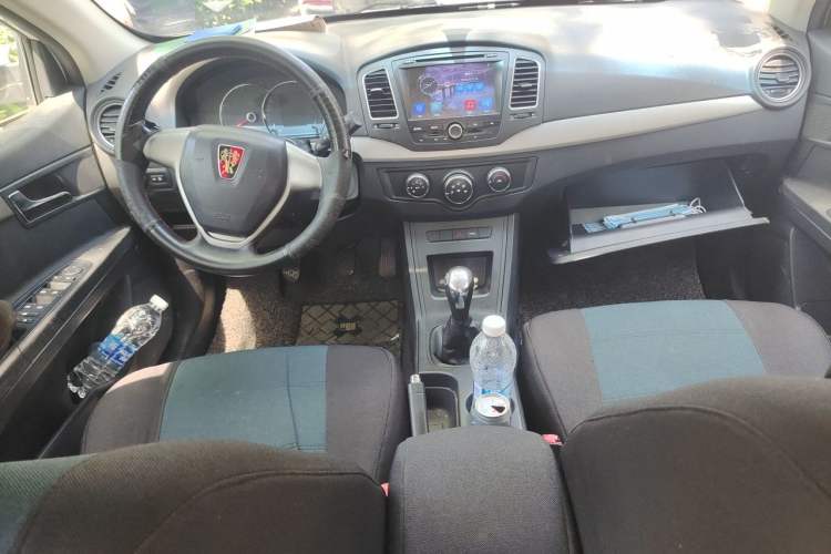 Used Roewe 350 2015 1.5L Manual Luxury Sunroof Edition Center Console