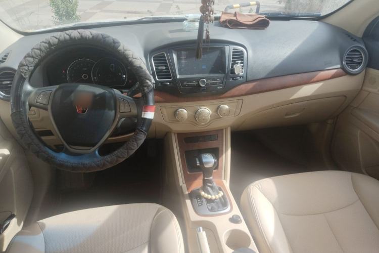 Used Roewe 350 2015 1.5L Automatic Luxury Edition Center Console
