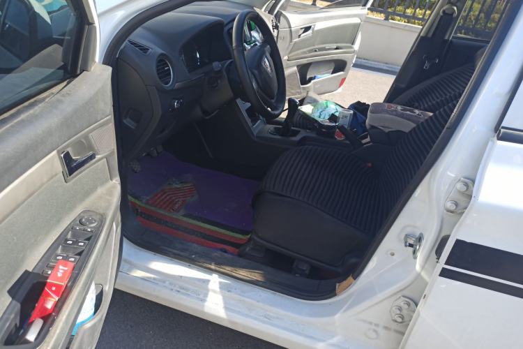 Used Roewe 350 2015 1.5L Manual Luxury Sunroof Edition Driver Seat