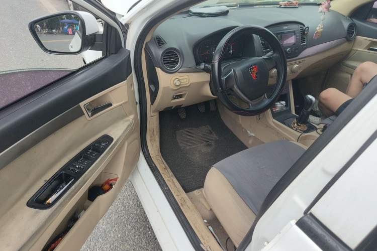 Used Roewe 350 2015 1.5L Manual Luxury Sunroof Edition Driver Seat