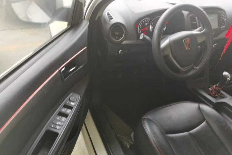 Used Roewe 350 2015 1.5L Manual Luxury Sunroof Edition Driver Seat