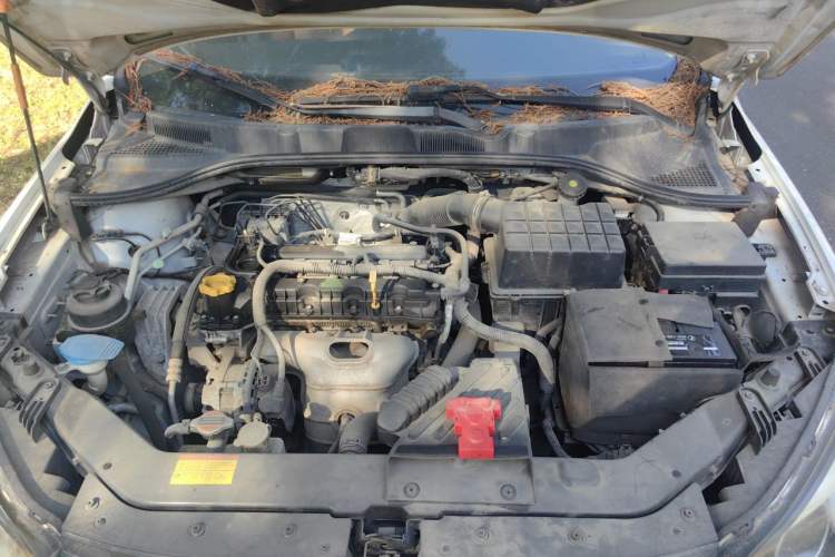 Used Roewe 350 2015 1.5L Automatic Luxury Sunroof Edition Engine Bay