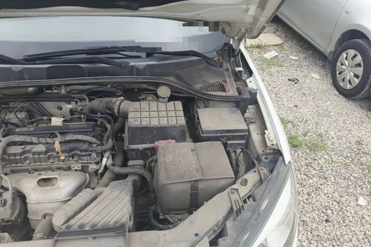 Used Roewe 350 2015 1.5L Manual Luxury Sunroof Edition Engine Bay Left