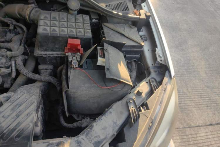 Used Roewe 350 2015 1.5L Automatic Luxury Edition Engine Bay Left