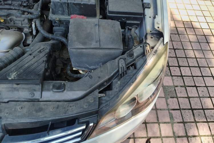Used Roewe 350 2015 1.5L Automatic Luxury Sunroof Edition Engine Bay Left