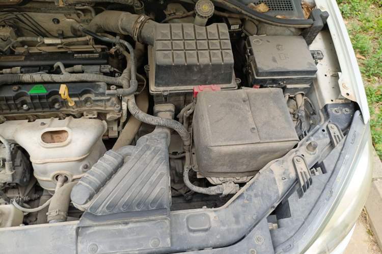 Used Roewe 350 2015 1.5L Automatic Luxury Sunroof Edition Engine Bay Left