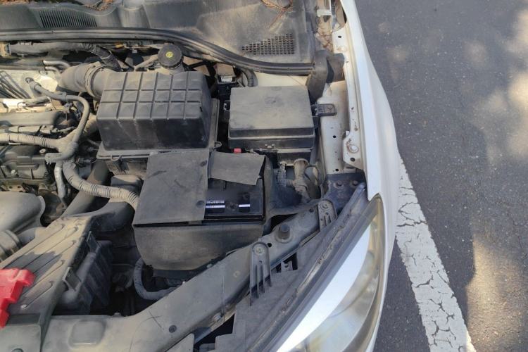 Used Roewe 350 2015 1.5L Automatic Luxury Sunroof Edition Engine Bay Left