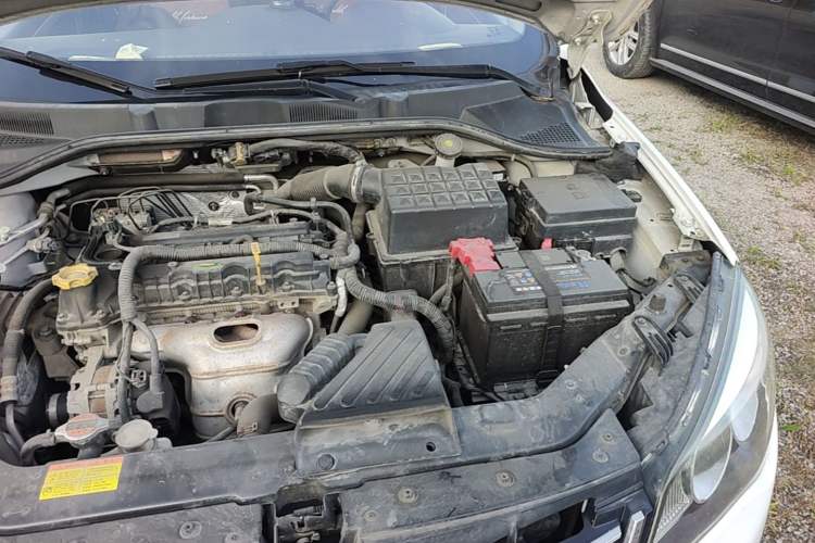 Used Roewe 350 2015 1.5L Automatic Luxury Sunroof Edition Engine Bay Left
