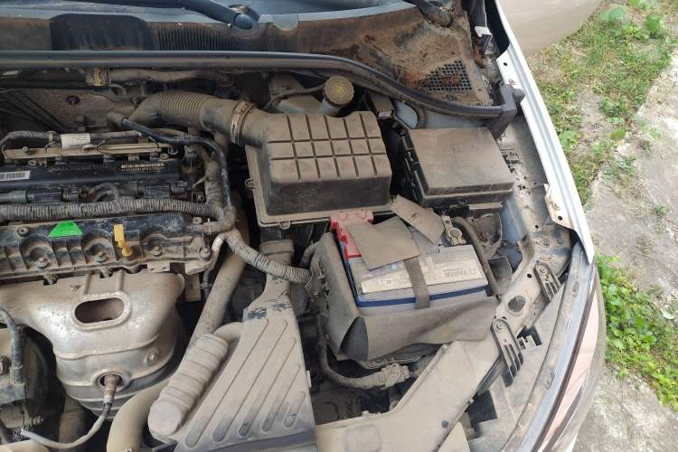 Used Roewe 350 2015 1.5L Automatic Luxury Sunroof Edition Engine Bay Left