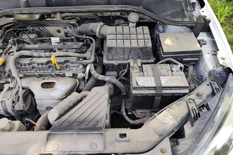Used Roewe 350 2015 1.5L Manual Luxury Sunroof Edition Engine Bay Left