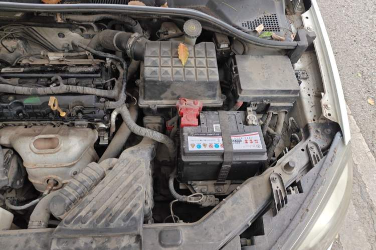Used Roewe 350 2015 1.5L Automatic Luxury Sunroof Edition Engine Bay Left
