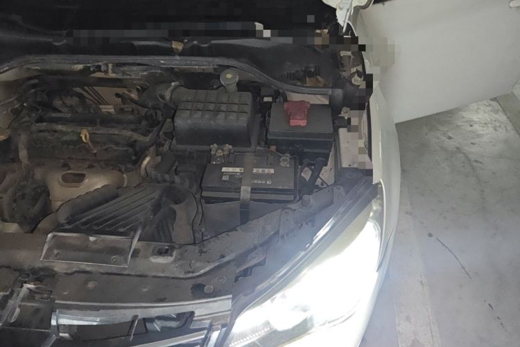 Used Roewe 350 2015 1.5L Automatic Luxury Sunroof Edition Engine Bay Left