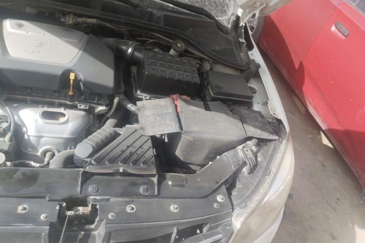 Used Roewe 350 2015 1.5L Automatic Luxury Edition Engine Bay Left