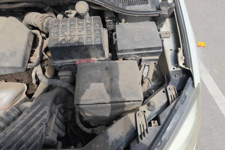 Used Roewe 350 2015 1.5L Automatic Luxury Sunroof Edition Engine Bay Left