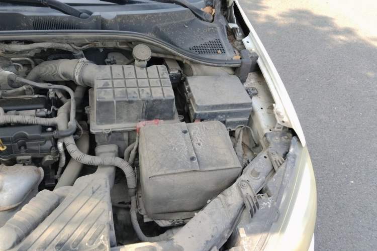 Used Roewe 350 2015 1.5L Automatic Luxury Sunroof Edition Engine Bay Left
