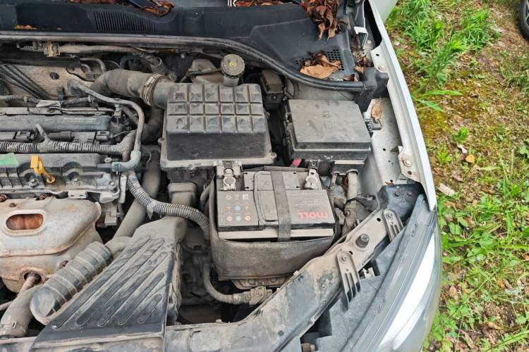 Used Roewe 350 2015 1.5L Automatic Luxury Sunroof Edition Engine Bay Left
