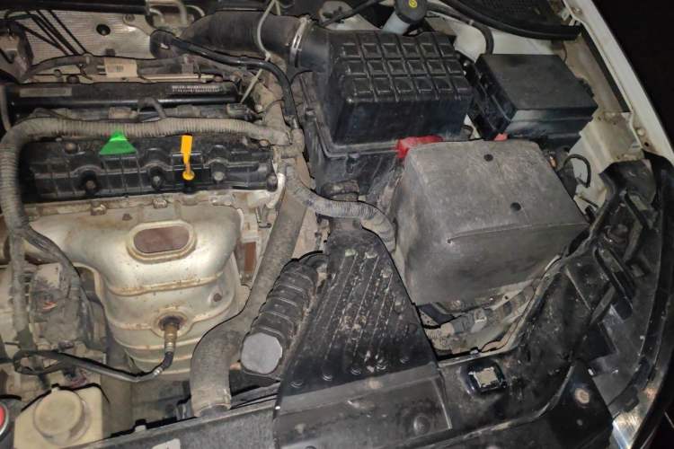 Used Roewe 350 2015 1.5L Automatic Luxury Sunroof Edition Engine Bay Left