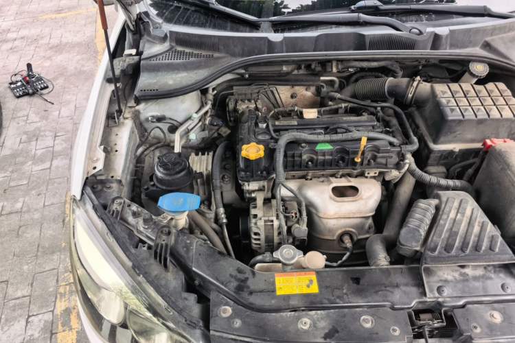 Used Roewe 350 2015 1.5L Manual Luxury Sunroof Edition Engine Bay Right