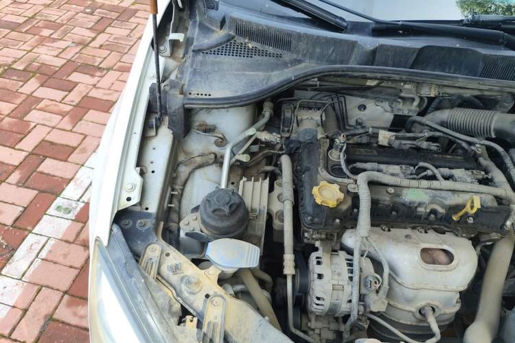 Used Roewe 350 2015 1.5L Manual Luxury Sunroof Edition Engine Bay Right