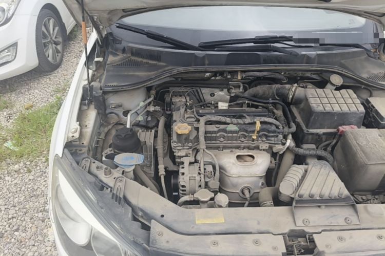 Used Roewe 350 2015 1.5L Manual Luxury Sunroof Edition Engine Bay Right