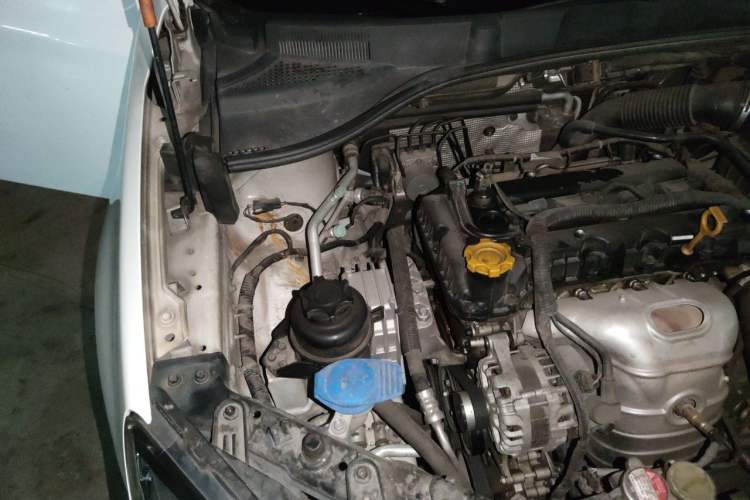 Used Roewe 350 2015 1.5L Automatic Luxury Sunroof Edition Engine Bay Right