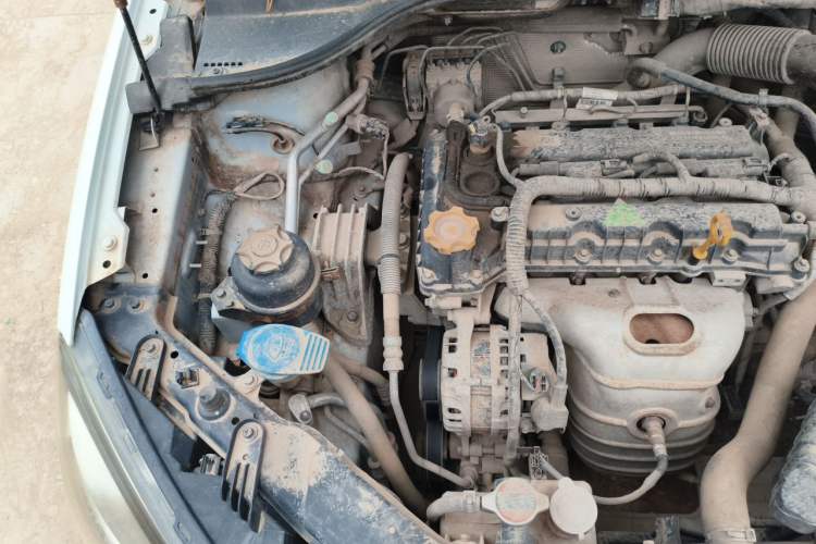 Used Roewe 350 2015 1.5L Manual Luxury Sunroof Edition Engine Bay Right