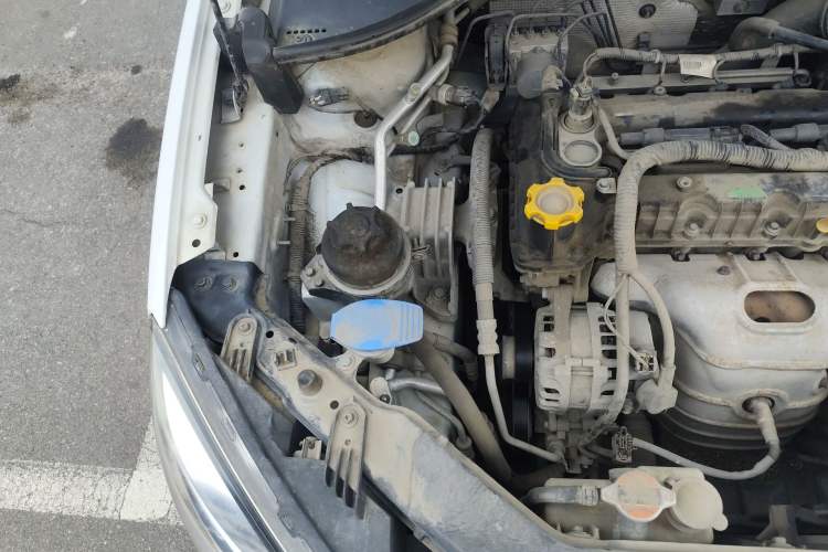 Used Roewe 350 2015 1.5L Automatic Luxury Sunroof Edition Engine Bay Right