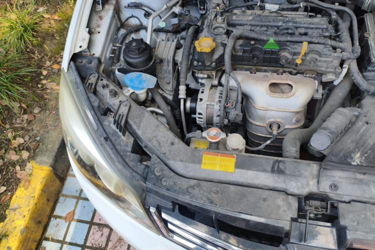 Used Roewe 350 2015 1.5L Automatic Luxury Sunroof Edition Engine Bay Right