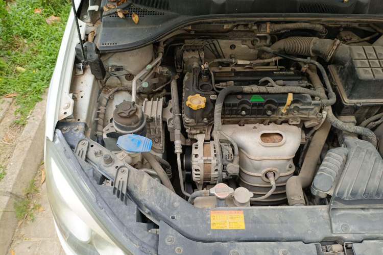Used Roewe 350 2015 1.5L Automatic Luxury Sunroof Edition Engine Bay Right