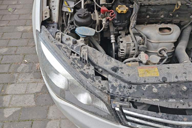 Used Roewe 350 2015 1.5L Automatic Luxury Sunroof Edition Engine Bay Right