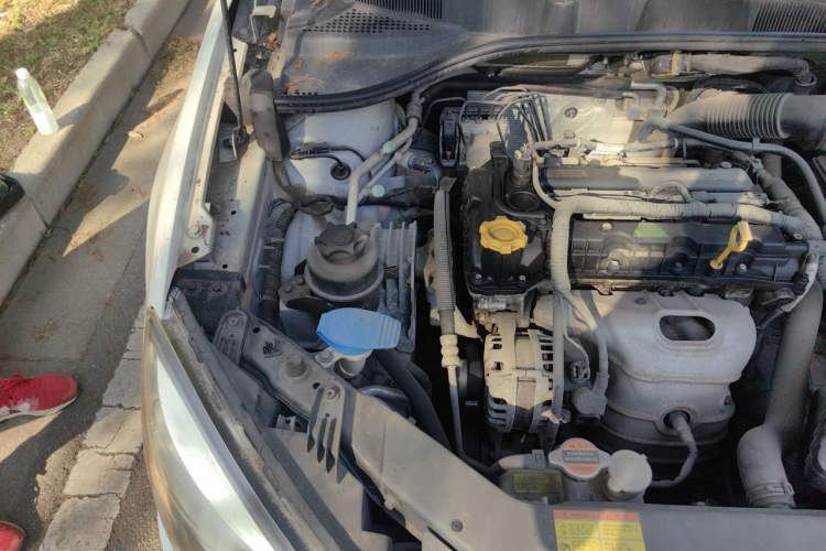 Used Roewe 350 2015 1.5L Automatic Luxury Sunroof Edition Engine Bay Right