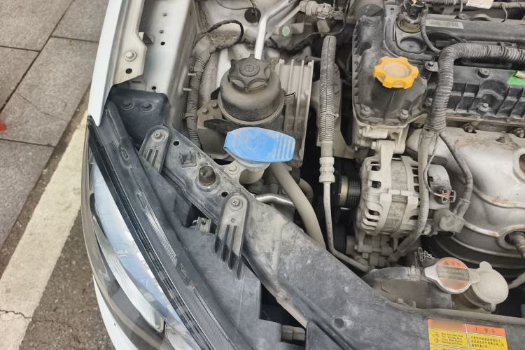 Used Roewe 350 2015 1.5L Automatic Luxury Sunroof Edition Engine Bay Right