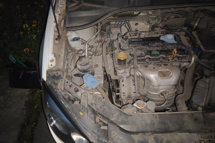 Used Roewe 350 2015 1.5L Manual Luxury Sunroof Edition Engine Bay Right
